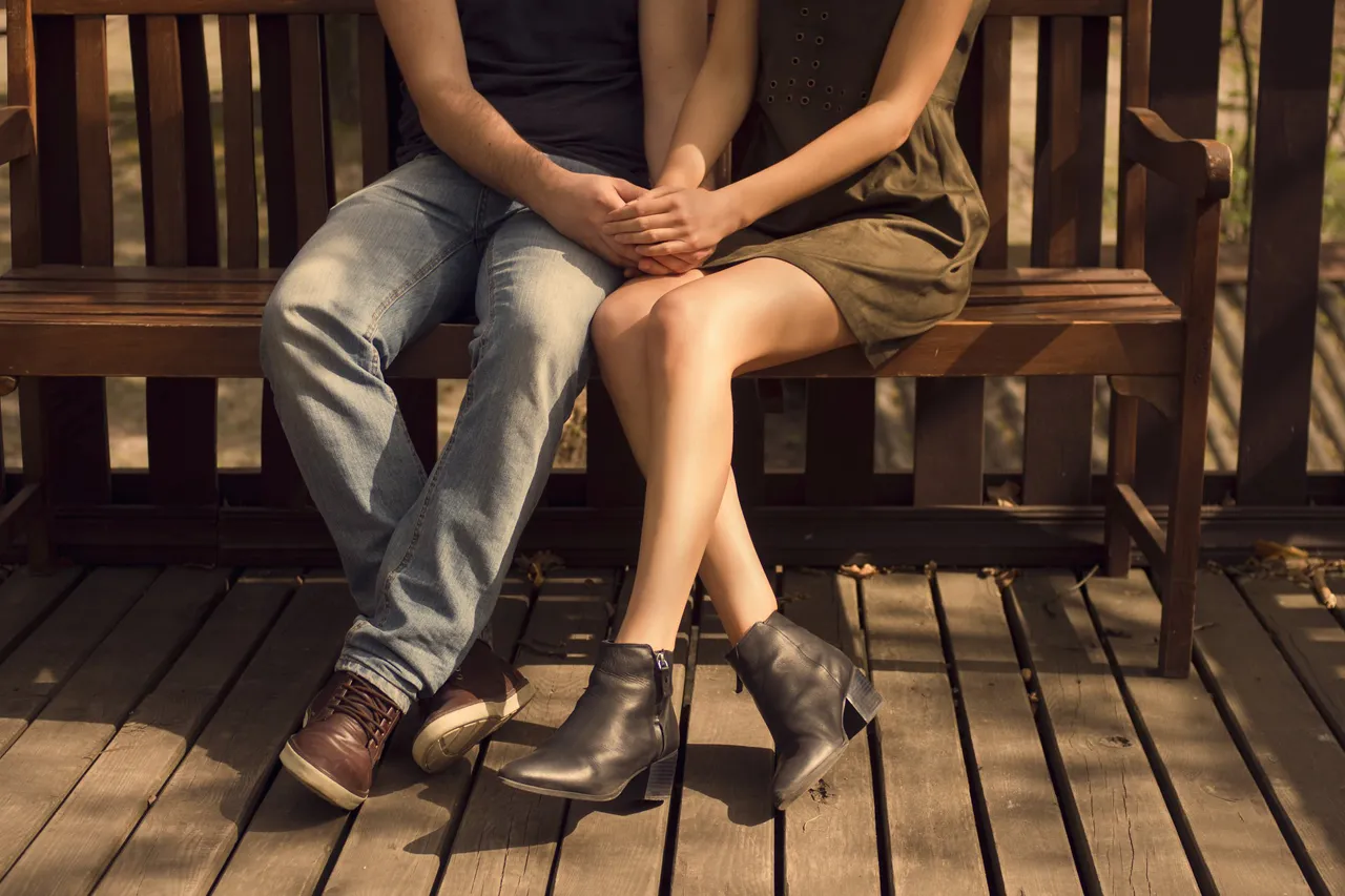 12 Sfaturi pentru întâlnirile de pe Tinder