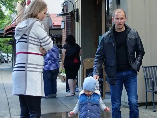 Lumea negativă în care trăim